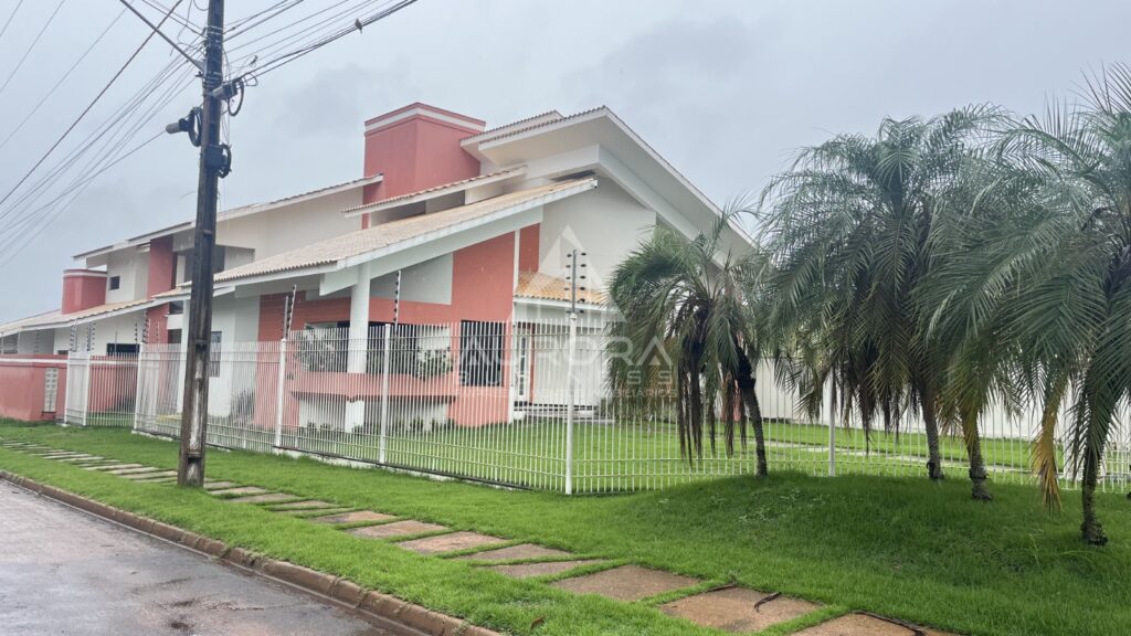 Casa à venda no bairro Santa Marta